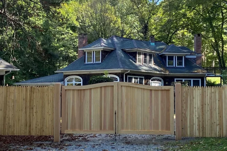 custom-cedar-gate-concealed-stainless-steel-frame_2000-e1760367517215 custom-cedar-gate-concealed-stainless-steel-frame_2000-e1760367517215