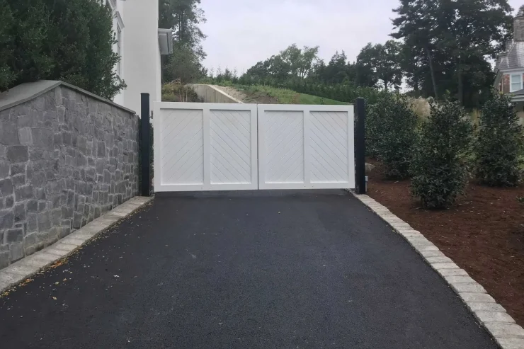 custom-cedar-gate-with-steel-frame_2000 gate installers