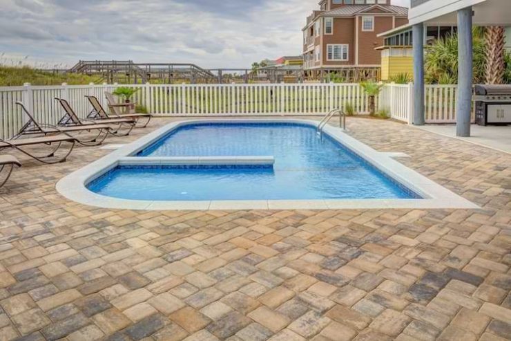 pool privacy fencing