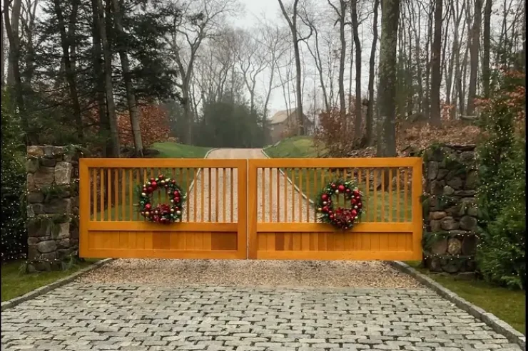 wooden-gate-2_2000-e1772572020545 (1)